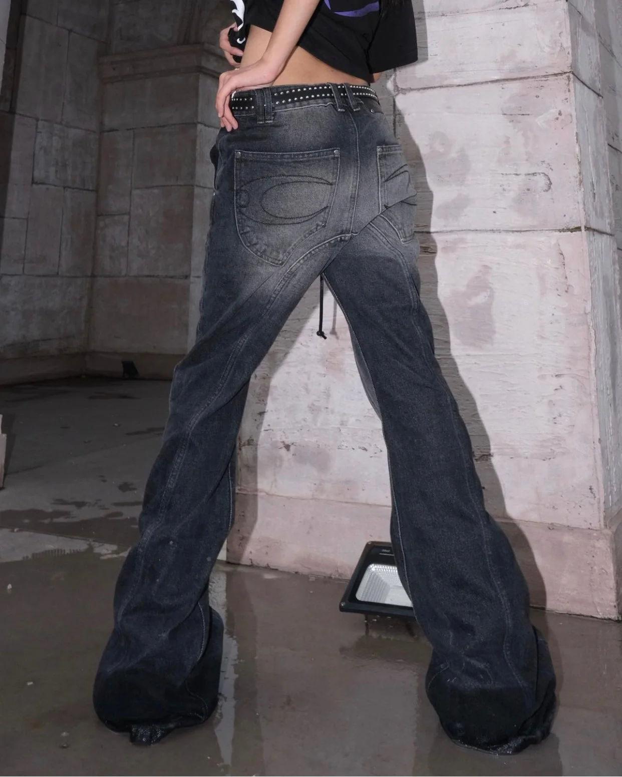 CZ DARK KNIGHT FLARE JEANS - Image 10